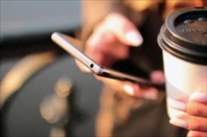 スマホに子どもの写真が大量に!写真を選ぶだけで簡単にフォトムービーができる3つのアプリ