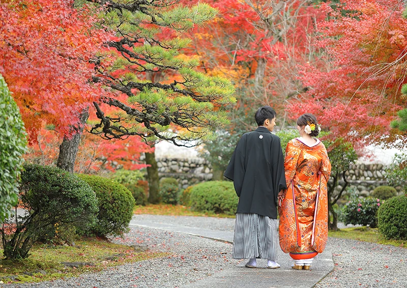 サクラヒルズの紅葉で撮る和装フォトウェディング
